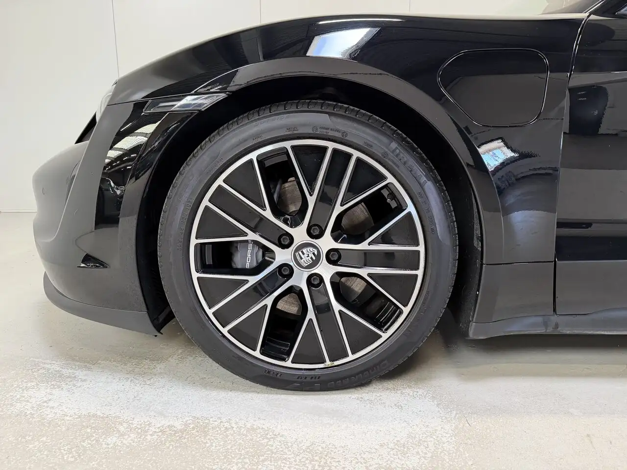 Porsche Taycan - 7