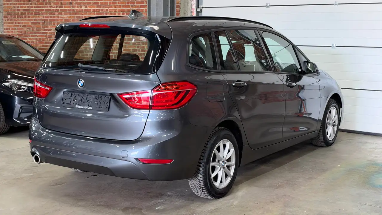 BMW 216 - 2