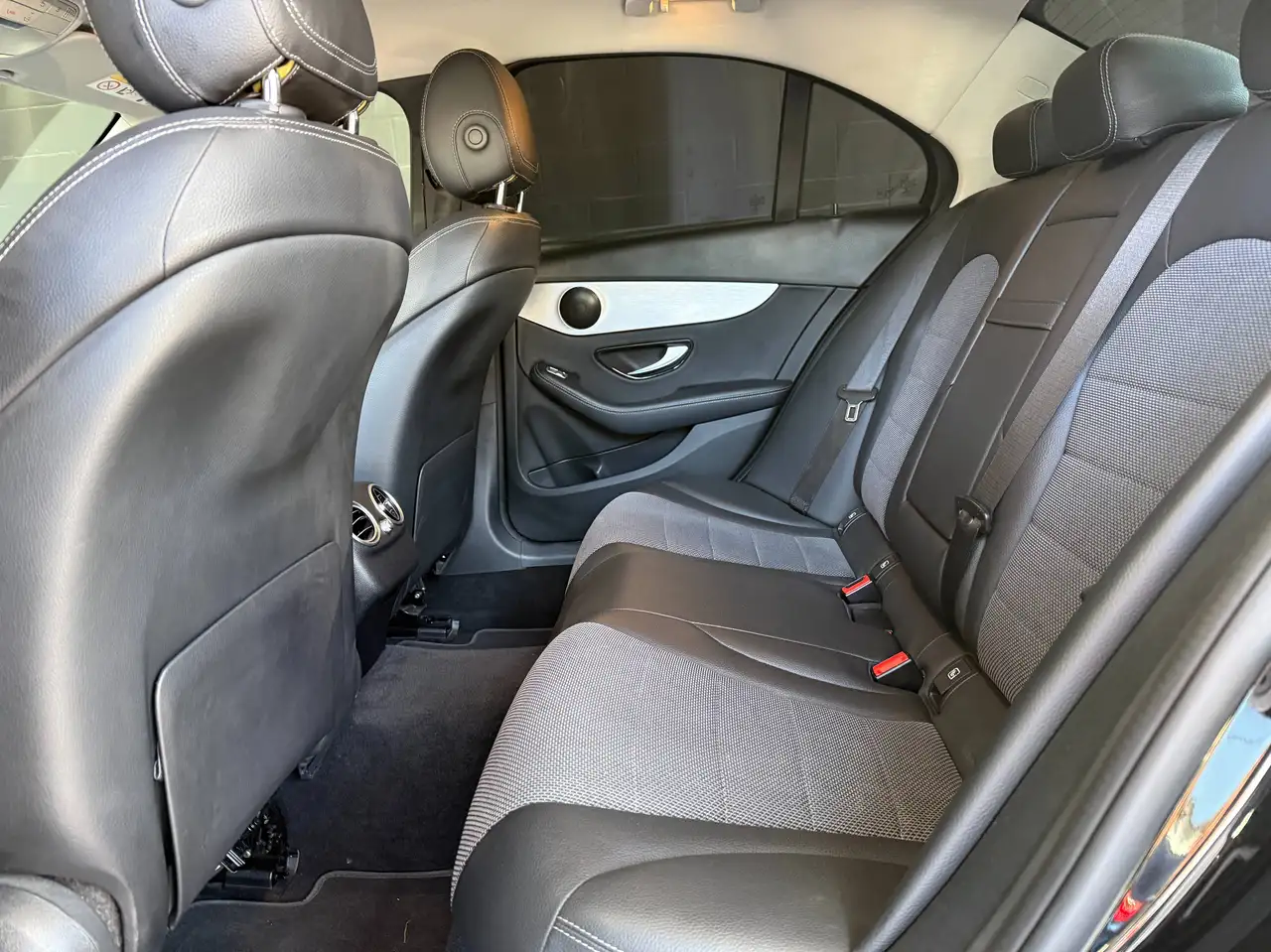 Mercedes-Benz C 180 - 12