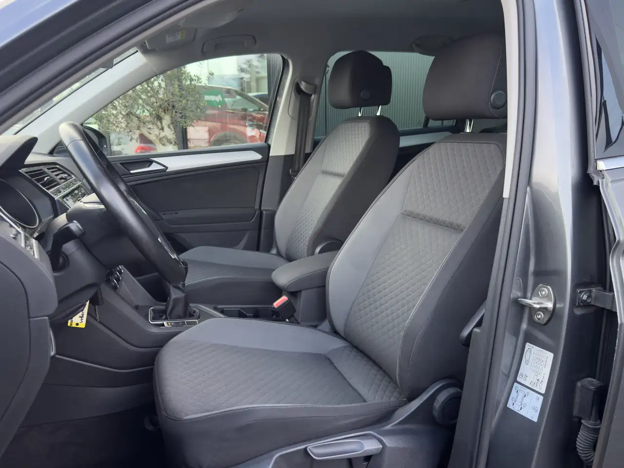 Volkswagen Tiguan - 9