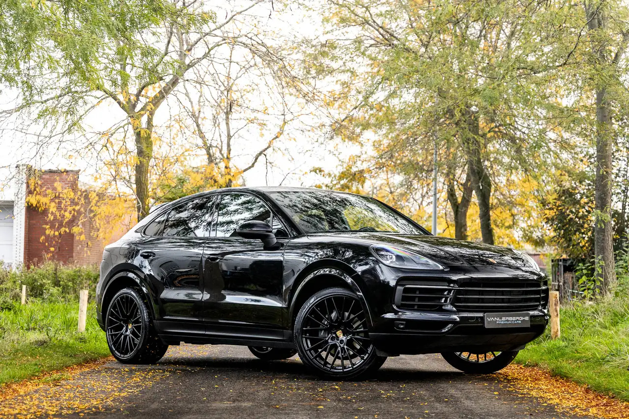 Porsche Cayenne - 1