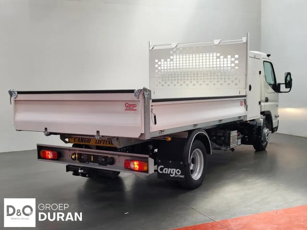 Mitsubishi Canter - 10