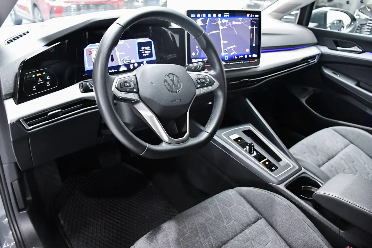 Volkswagen Golf Variant - 8