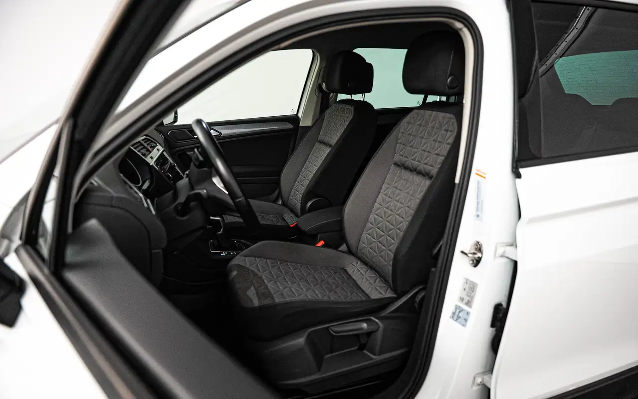 Volkswagen Tiguan - 9