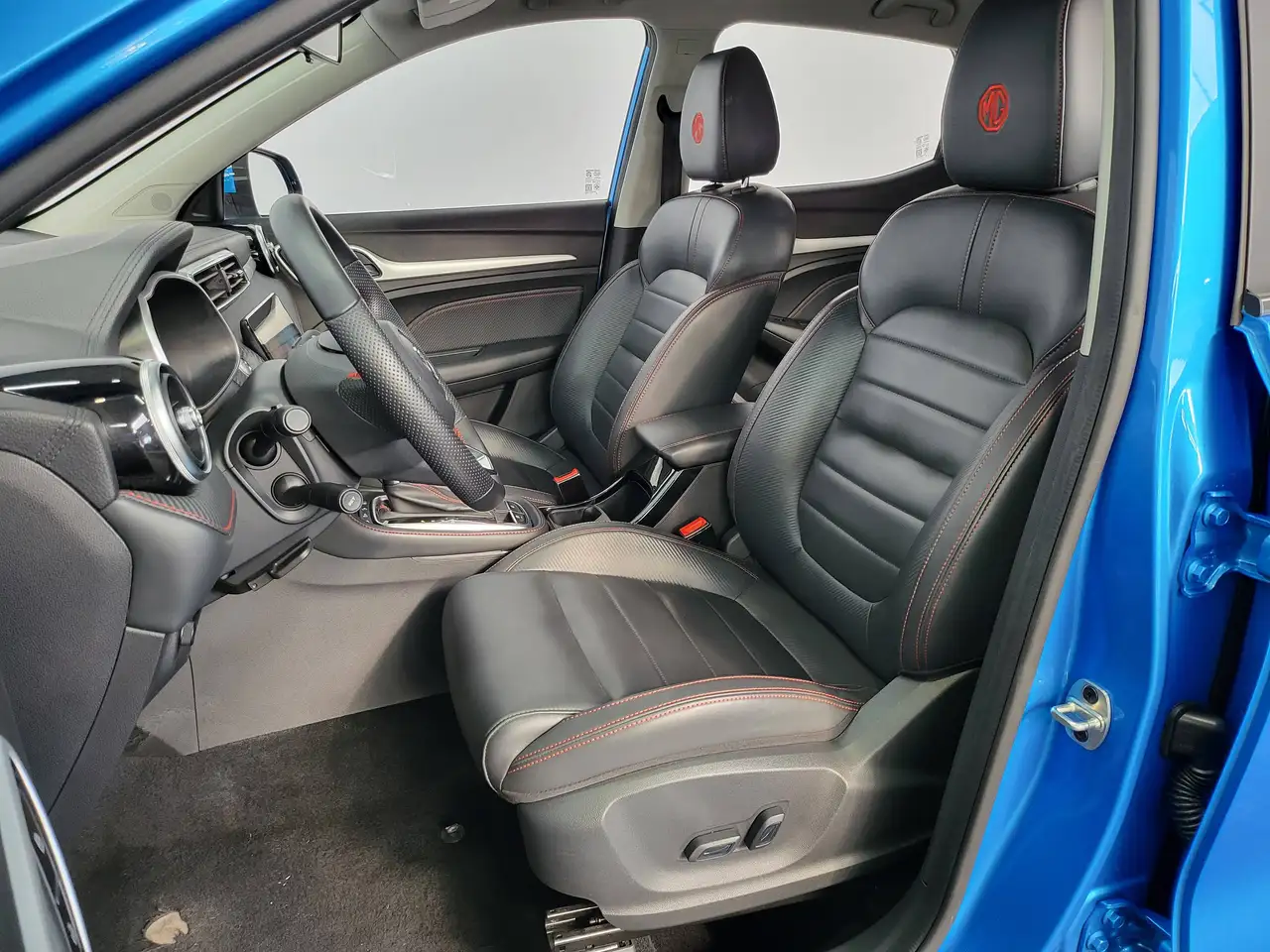 MG ZS - 12