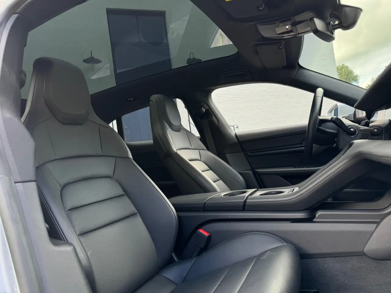 Porsche Taycan - 8