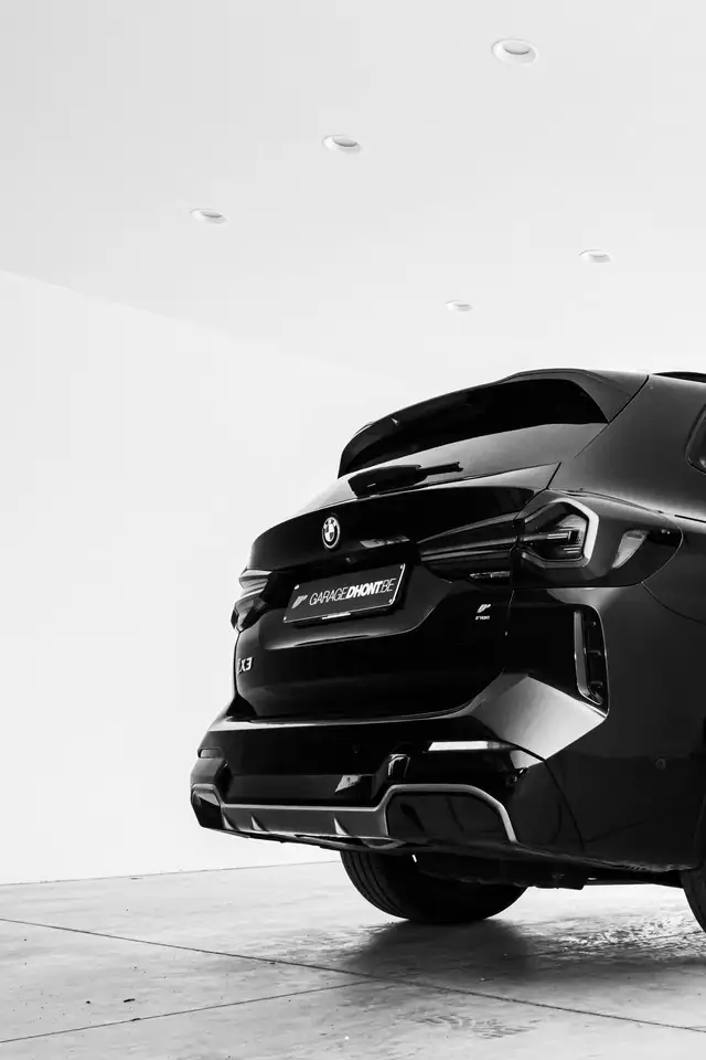 BMW iX3 - 12