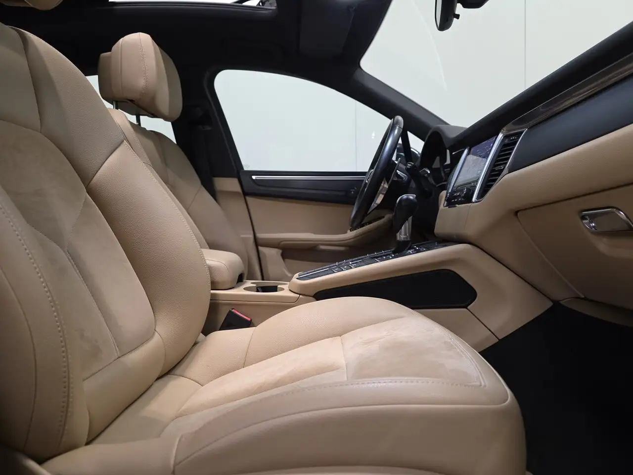 Porsche Macan - 2