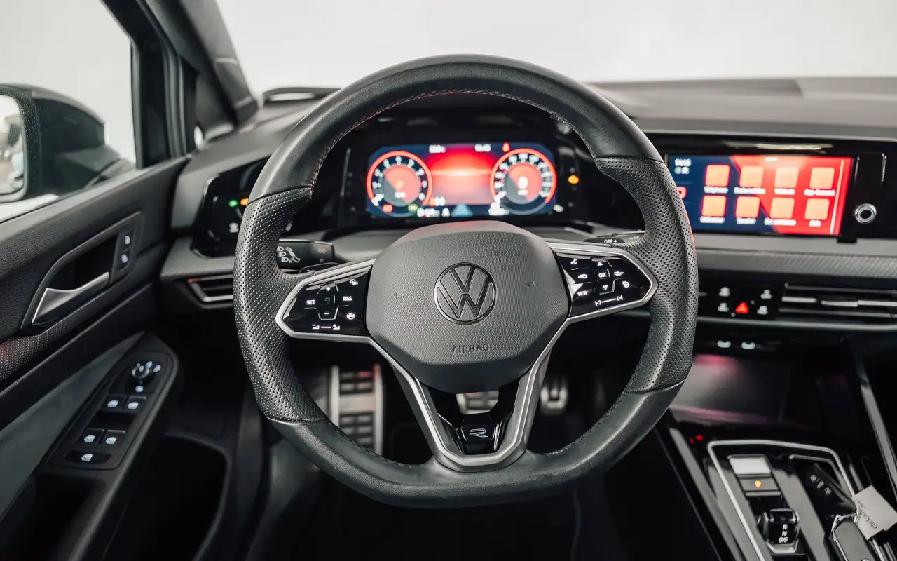 Volkswagen Golf - 12