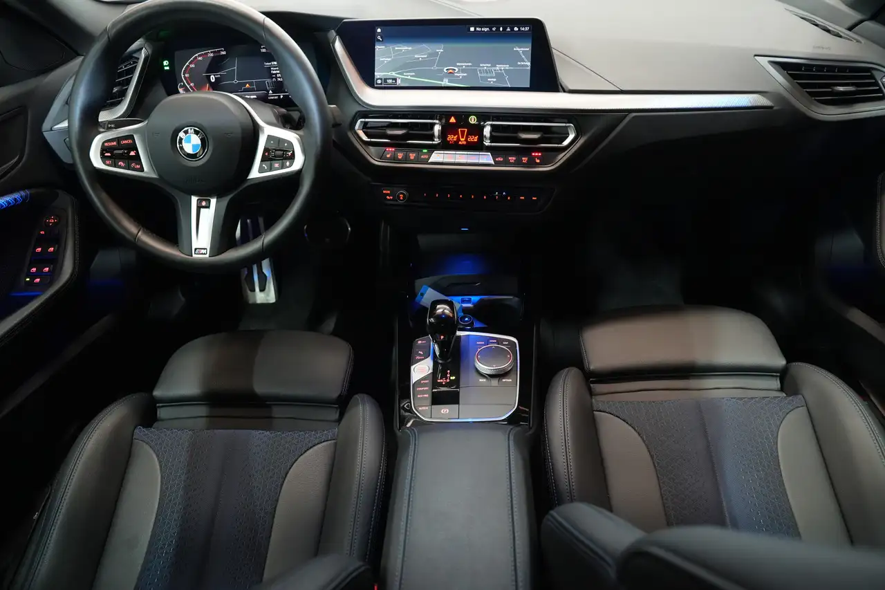 BMW 218 - 3