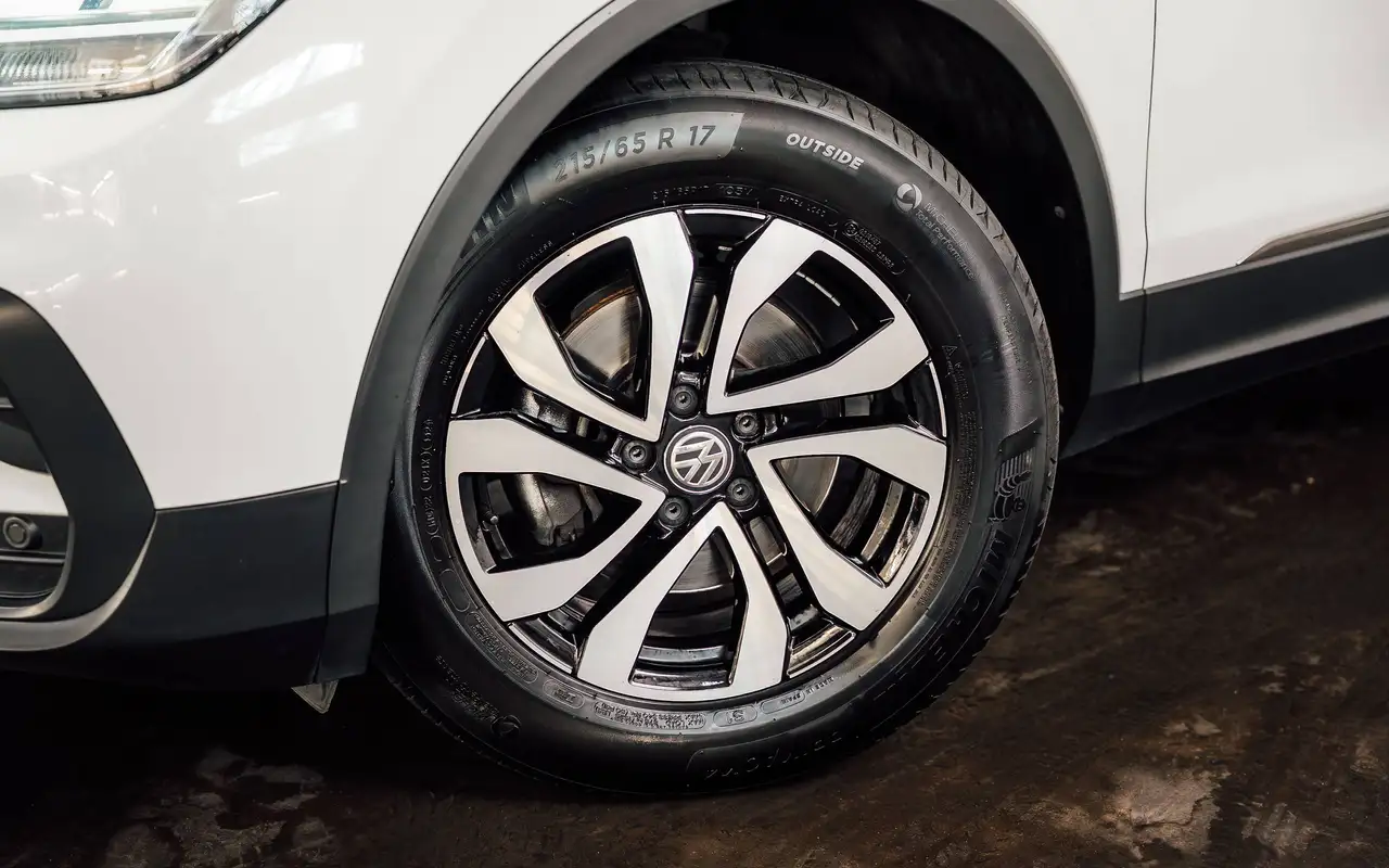 Volkswagen Tiguan - 6