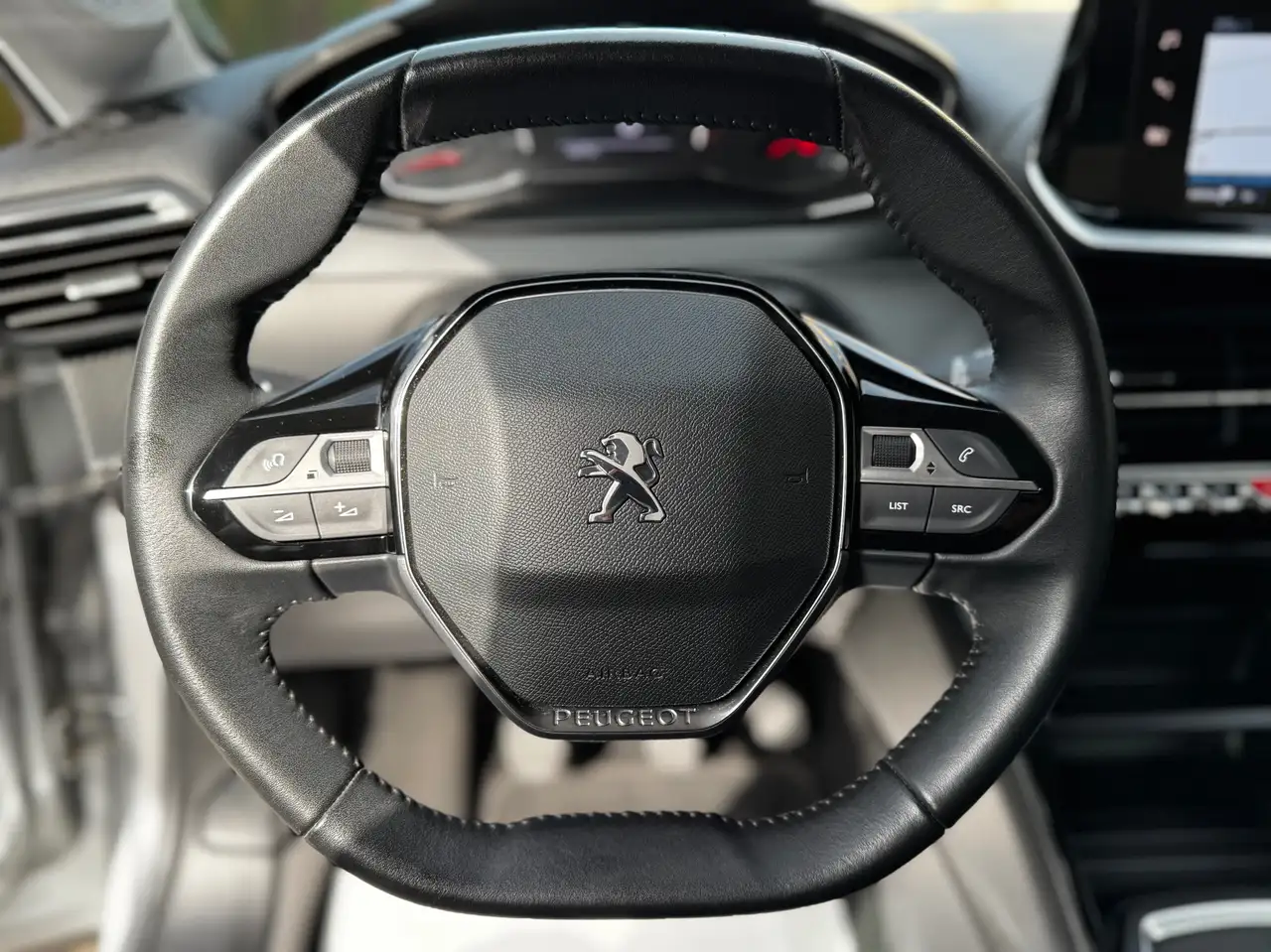 Peugeot 208 - 7