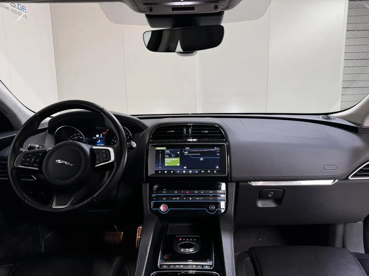 Jaguar F-Pace - 10