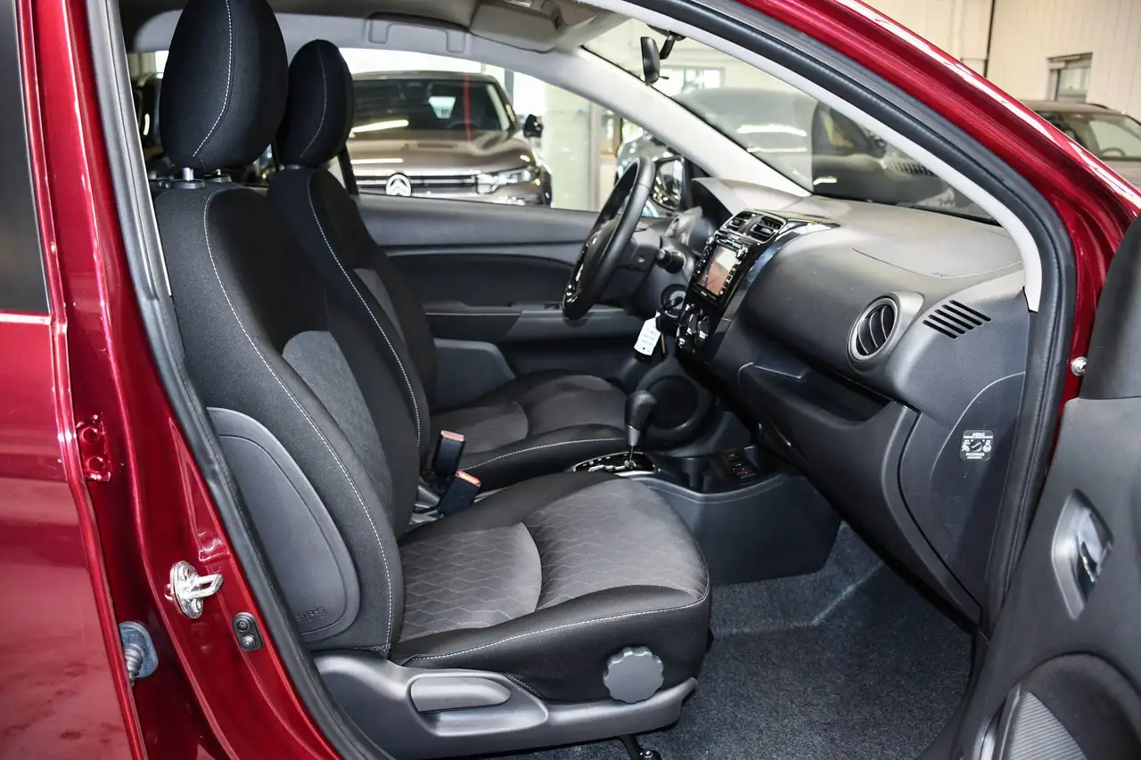Mitsubishi Space Star - 6