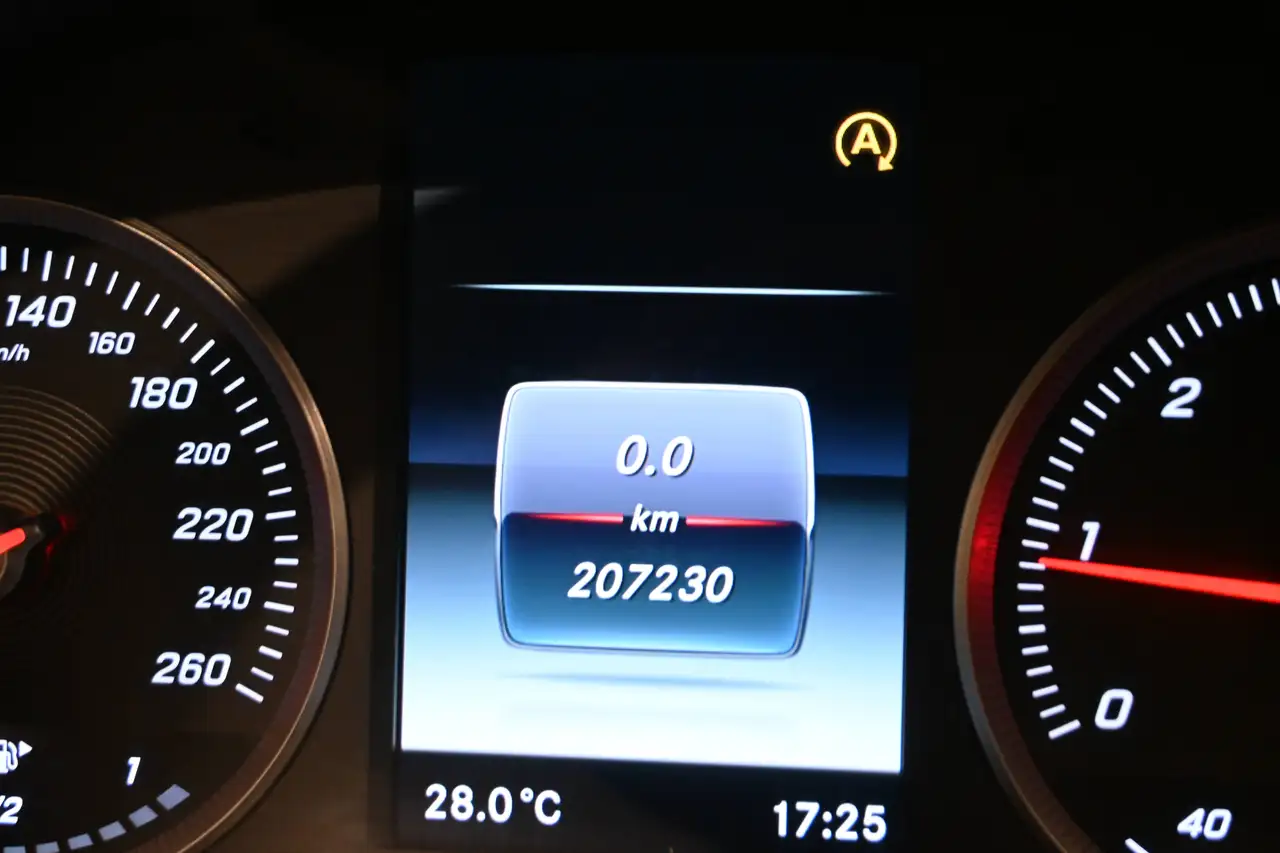 Mercedes-Benz C 200 - 9