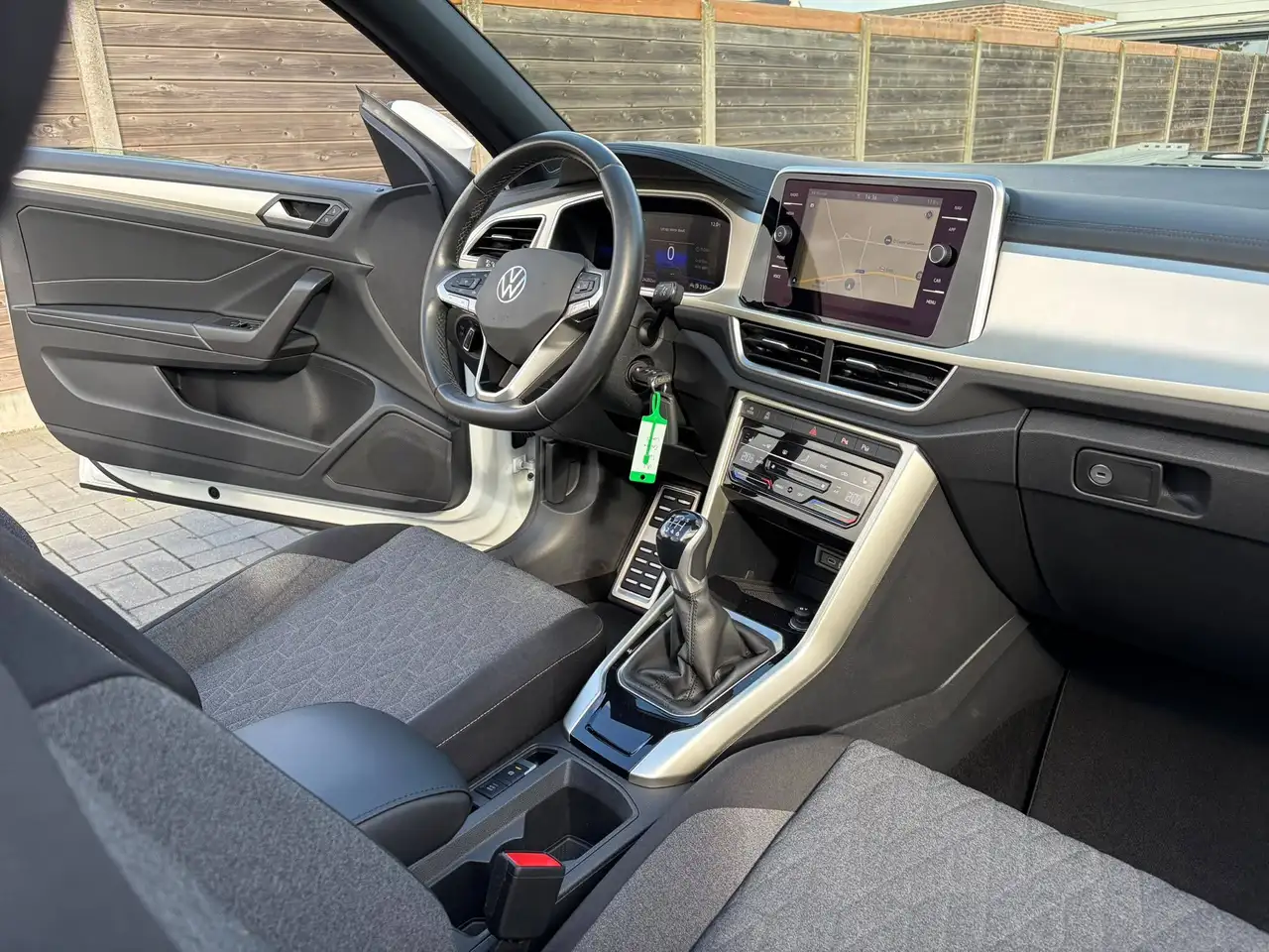 Volkswagen T-Roc - 16