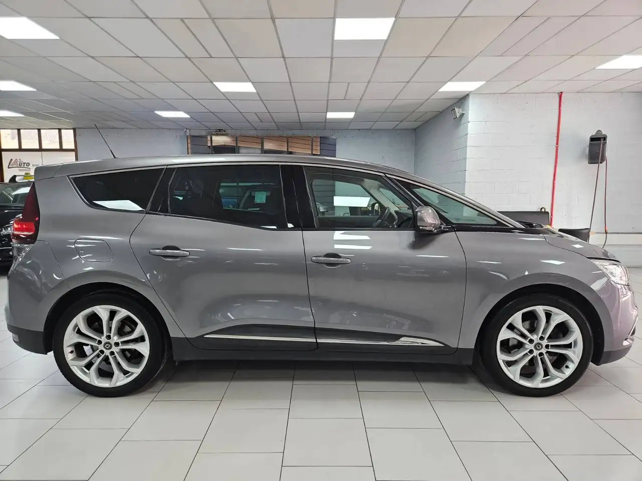 Renault Grand Scenic - 5