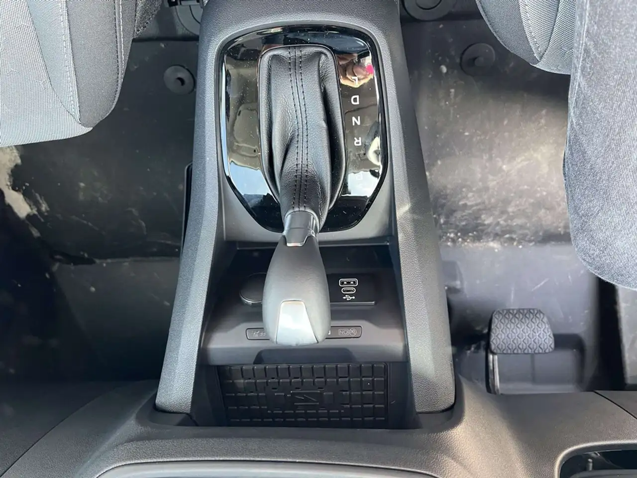 Ford Transit Courier - 8