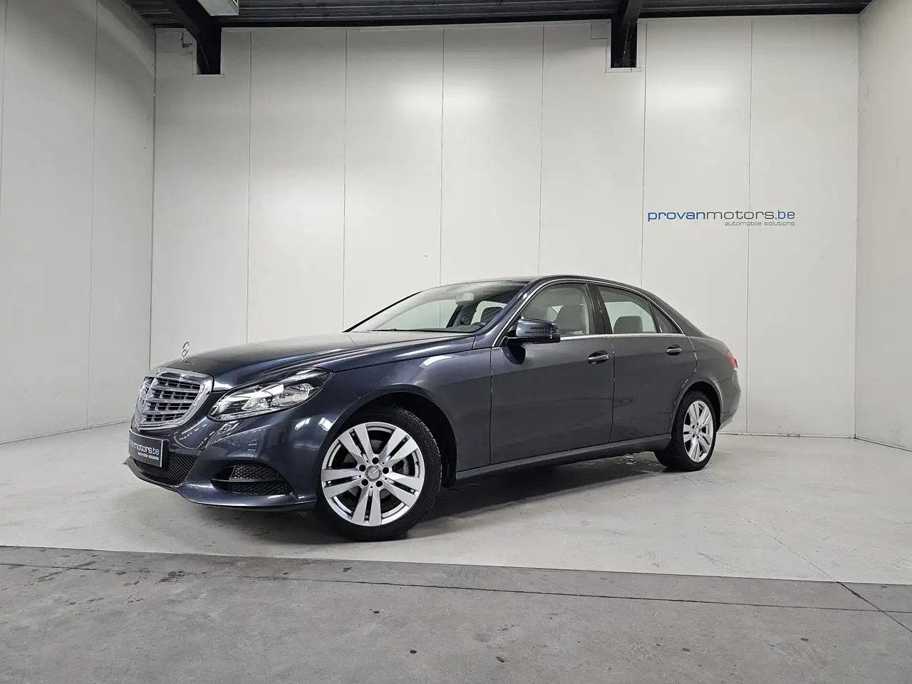 Mercedes-Benz E 200 - 4