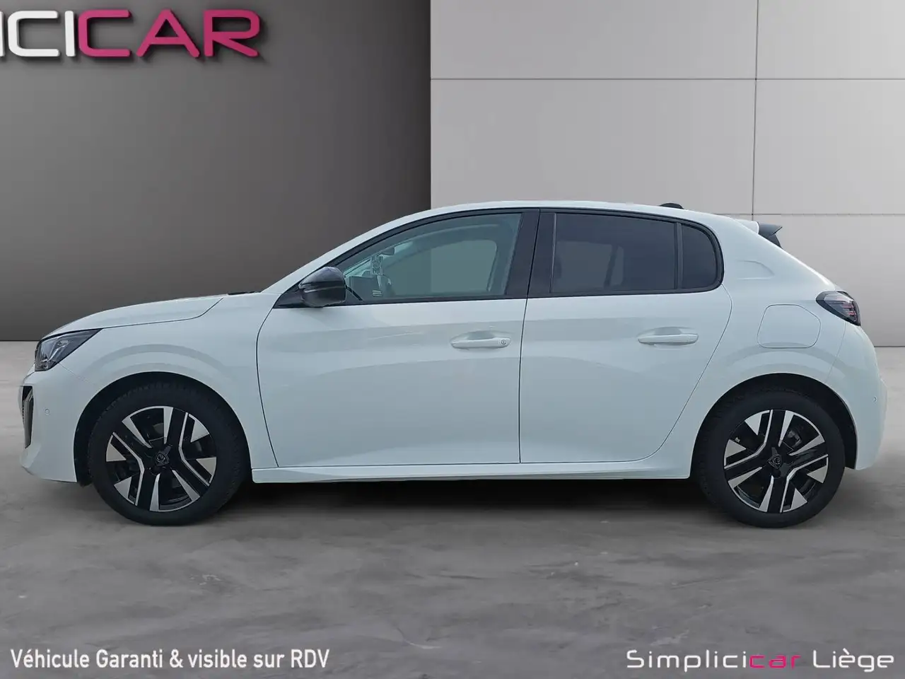 Peugeot 208 - 4