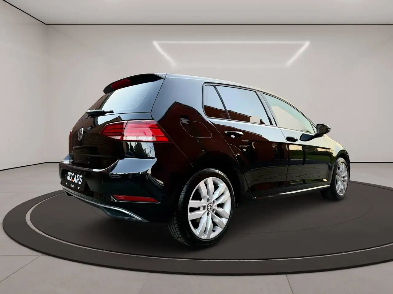 Volkswagen Golf - 6