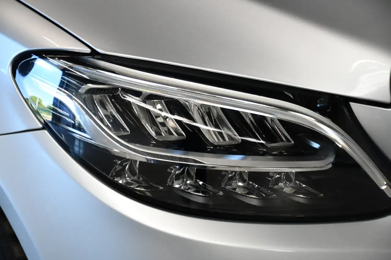 Mercedes-Benz C 200 - 5