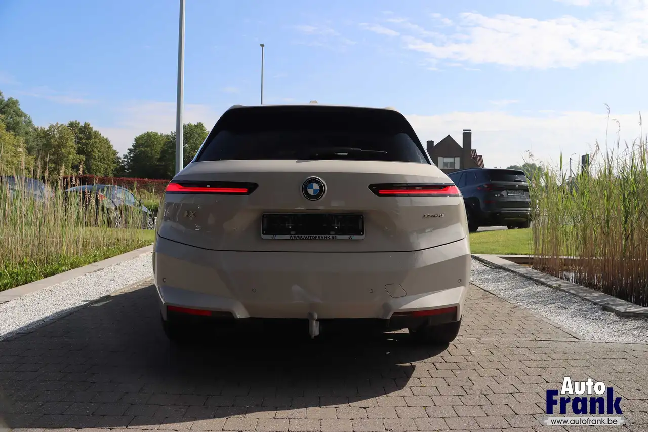BMW iX - 6
