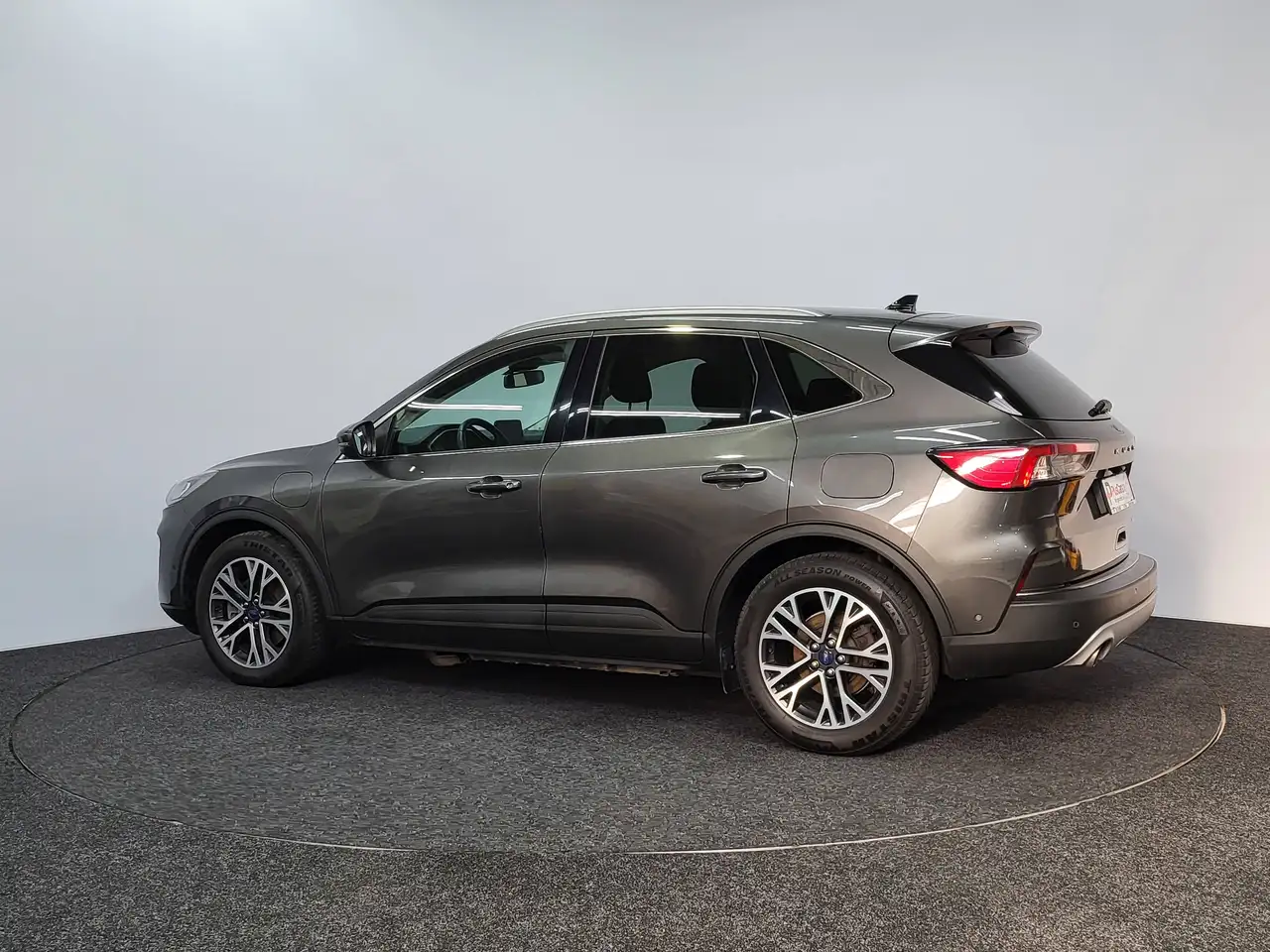 Ford Kuga - 4