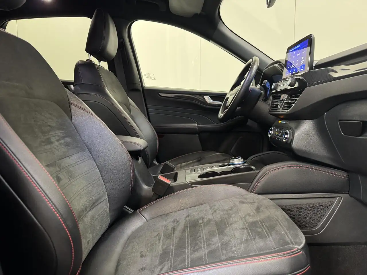 Ford Kuga - 2