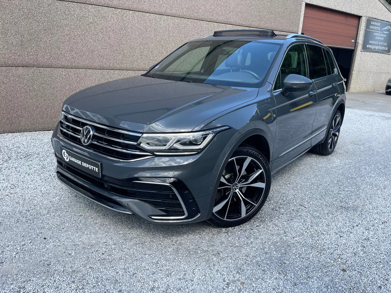 Volkswagen Tiguan - 2