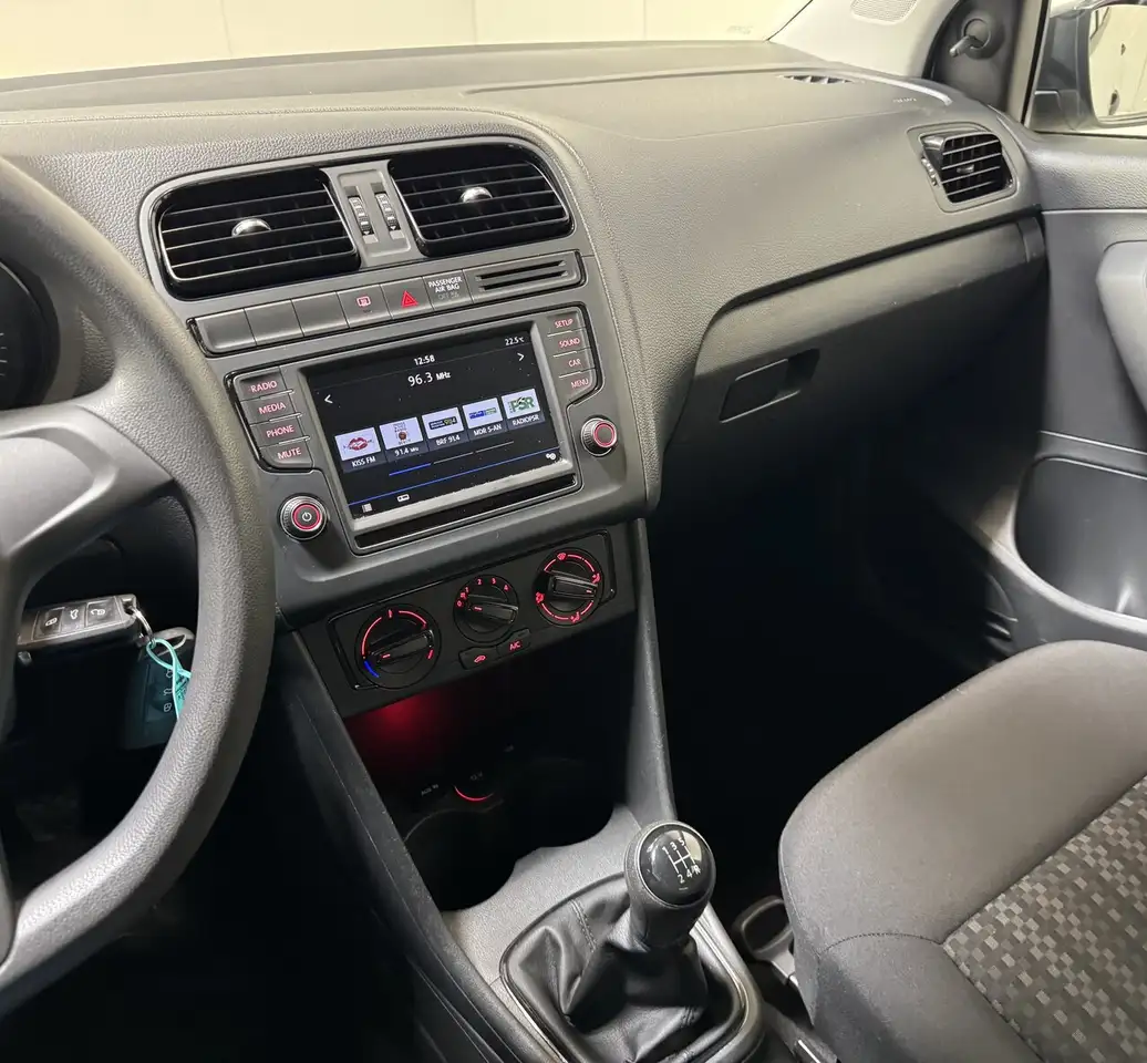 Volkswagen Polo - 11