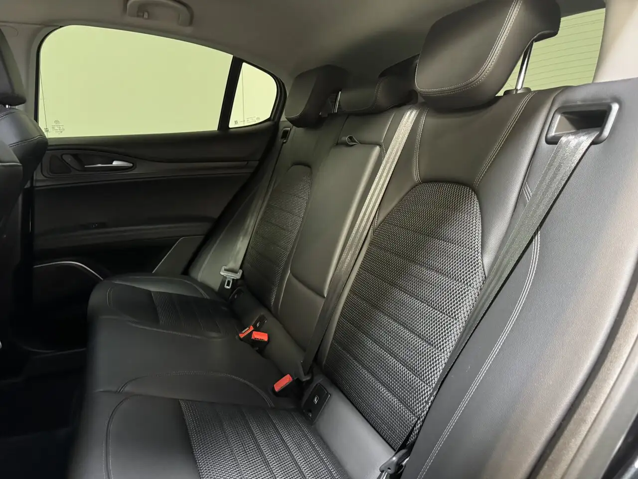 Alfa Romeo Stelvio - 10