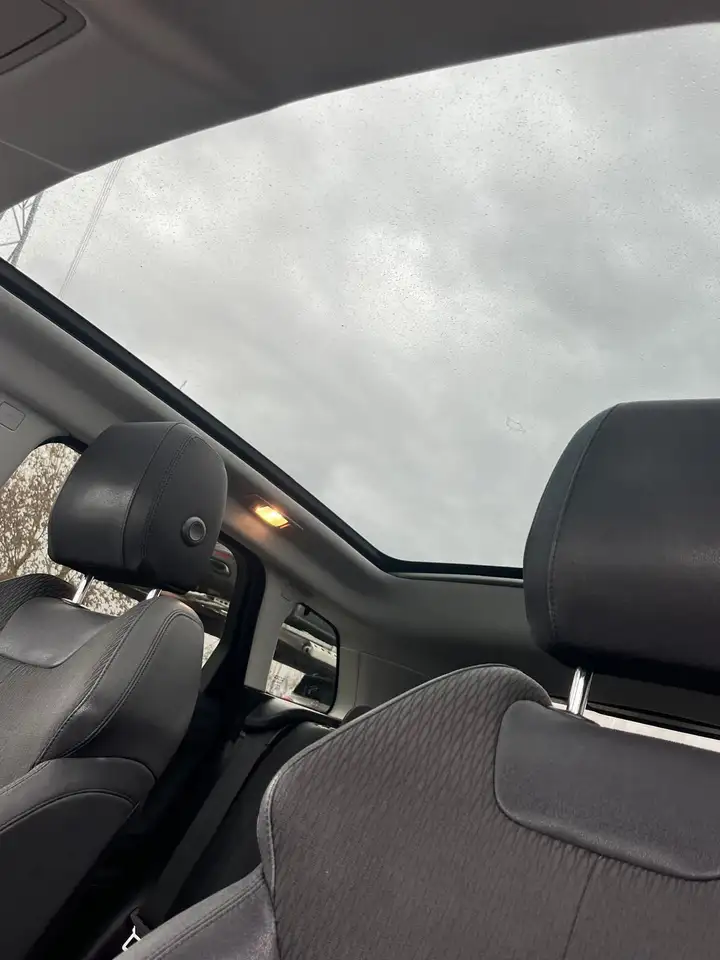 Land Rover Range Rover Evoque - 12