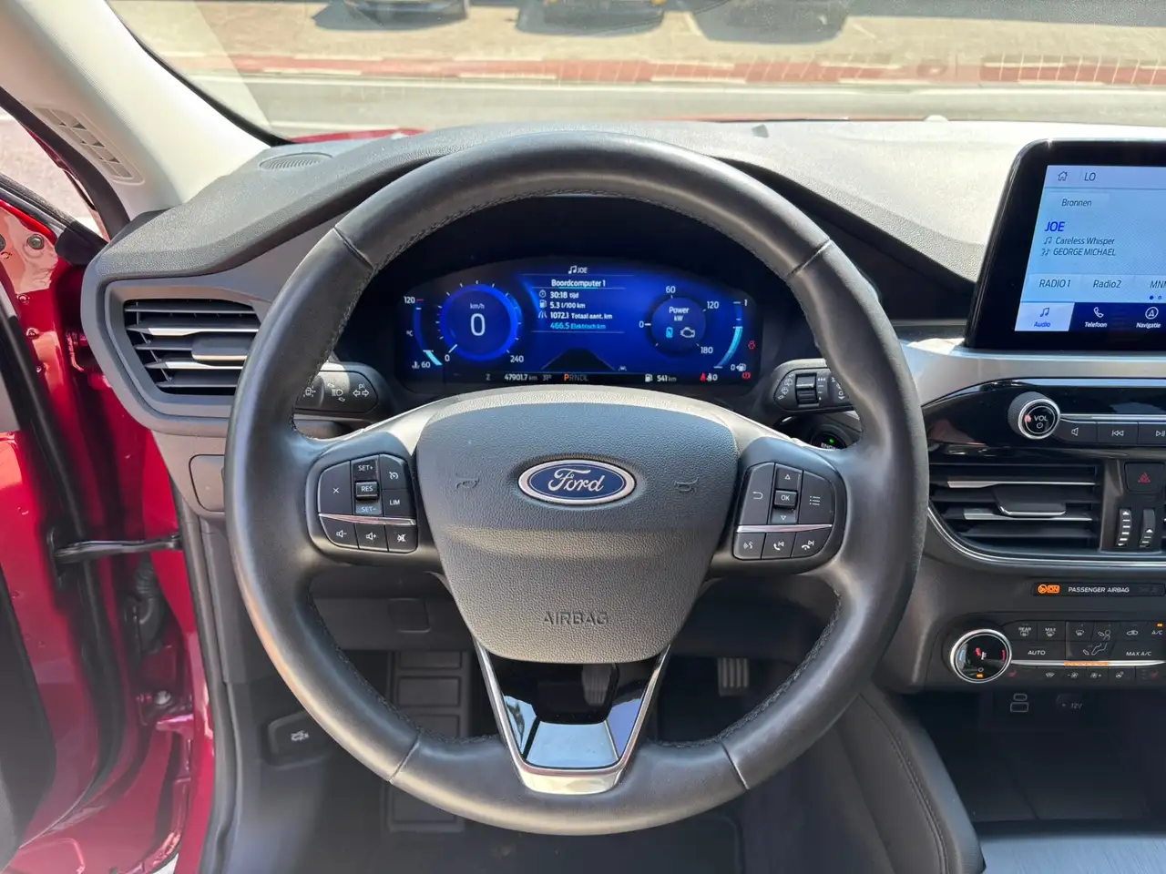 Ford Kuga - 10