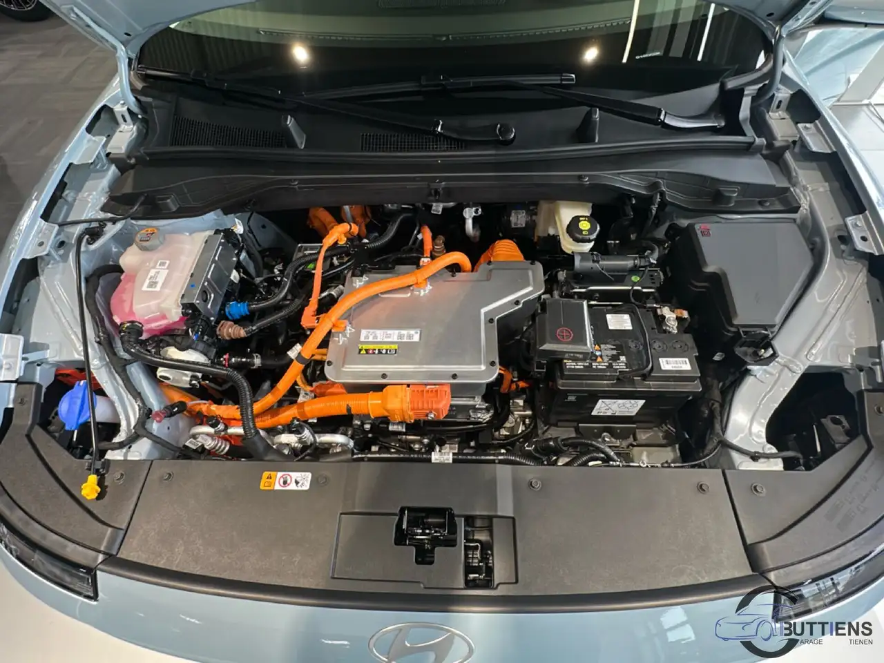 Hyundai IONIQ 3 - 9