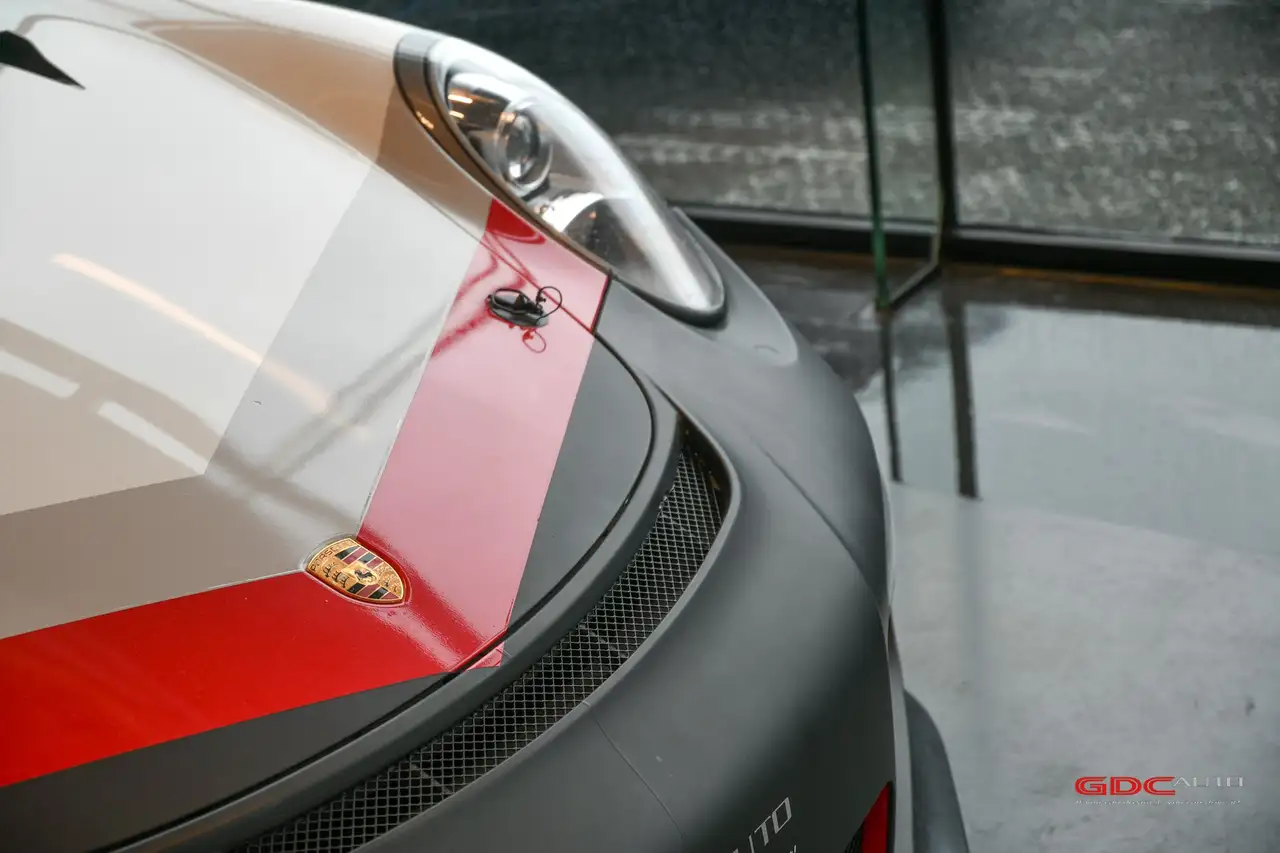 Porsche 911 - 8