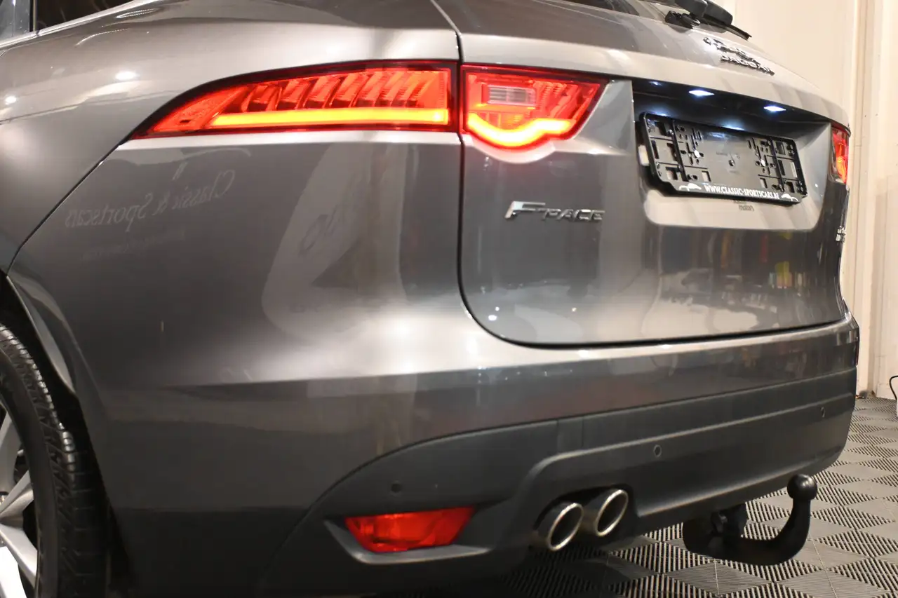 Jaguar F-Pace - 7