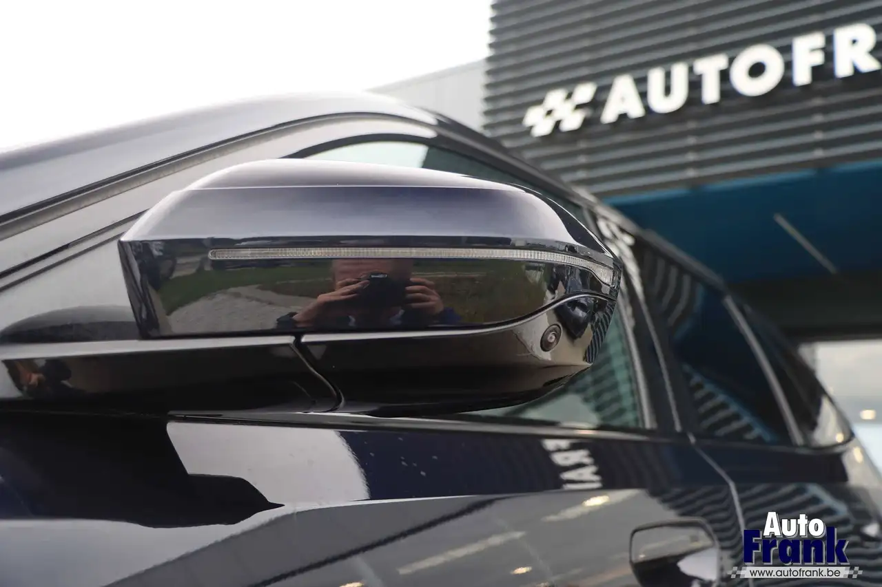 BMW i5 - 11