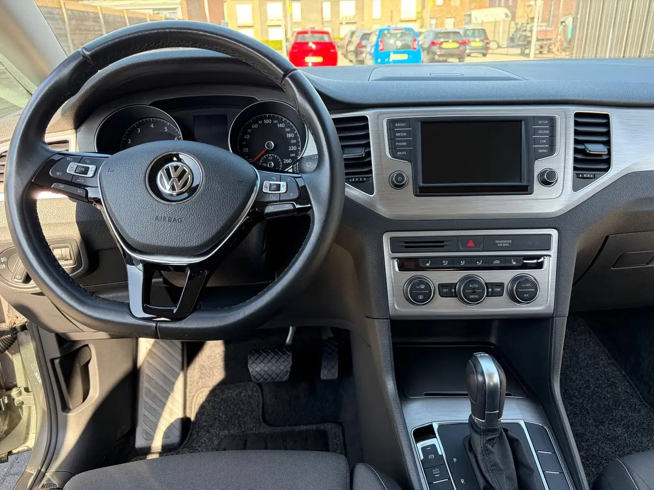 Volkswagen Golf Sportsvan - 12