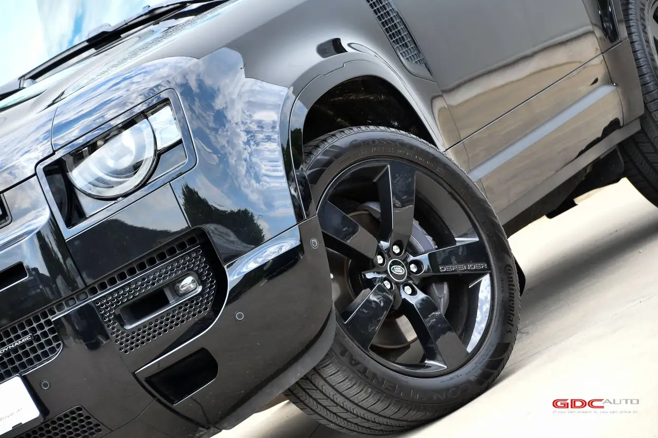 Land Rover Defender - 8