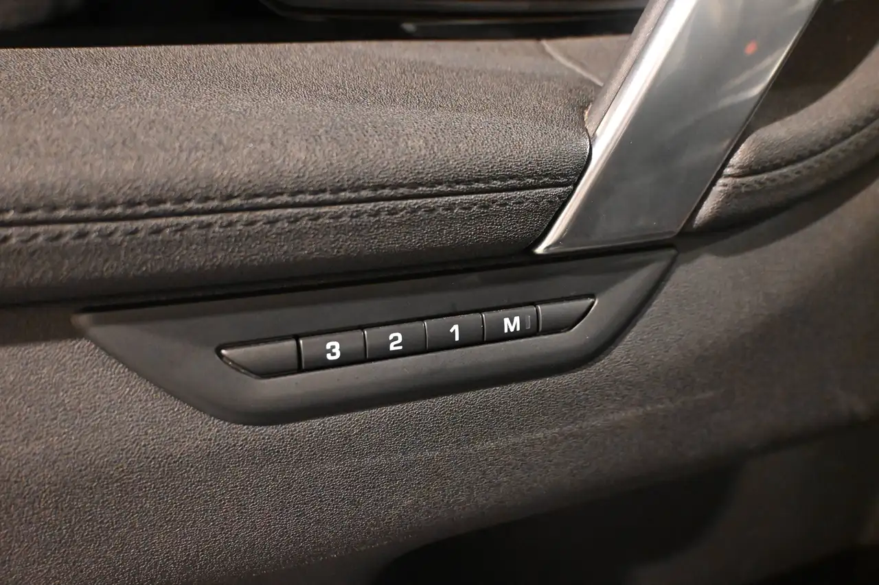 Land Rover Discovery Sport - 12