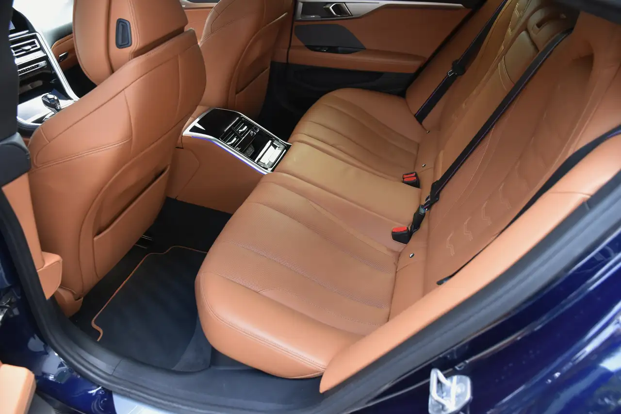 BMW M850 - 12