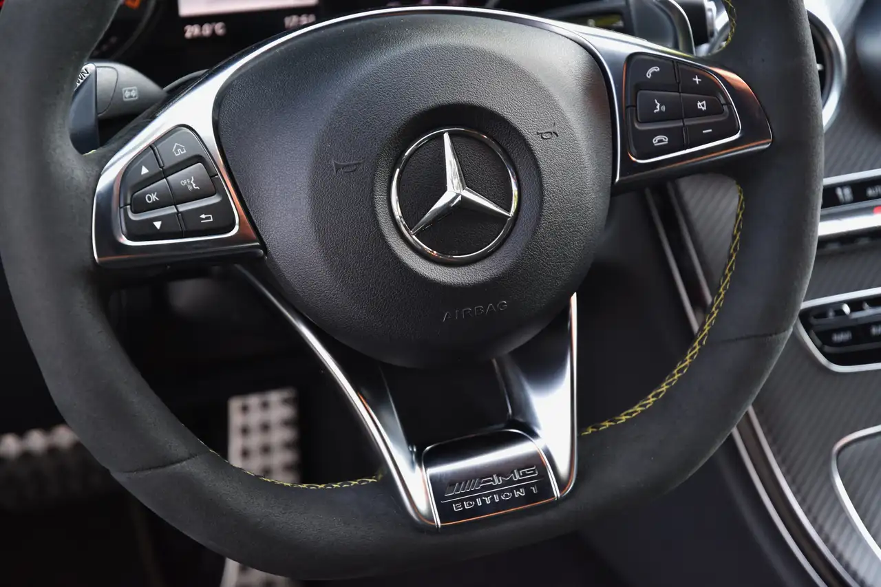 Mercedes-Benz C 63 AMG - 11