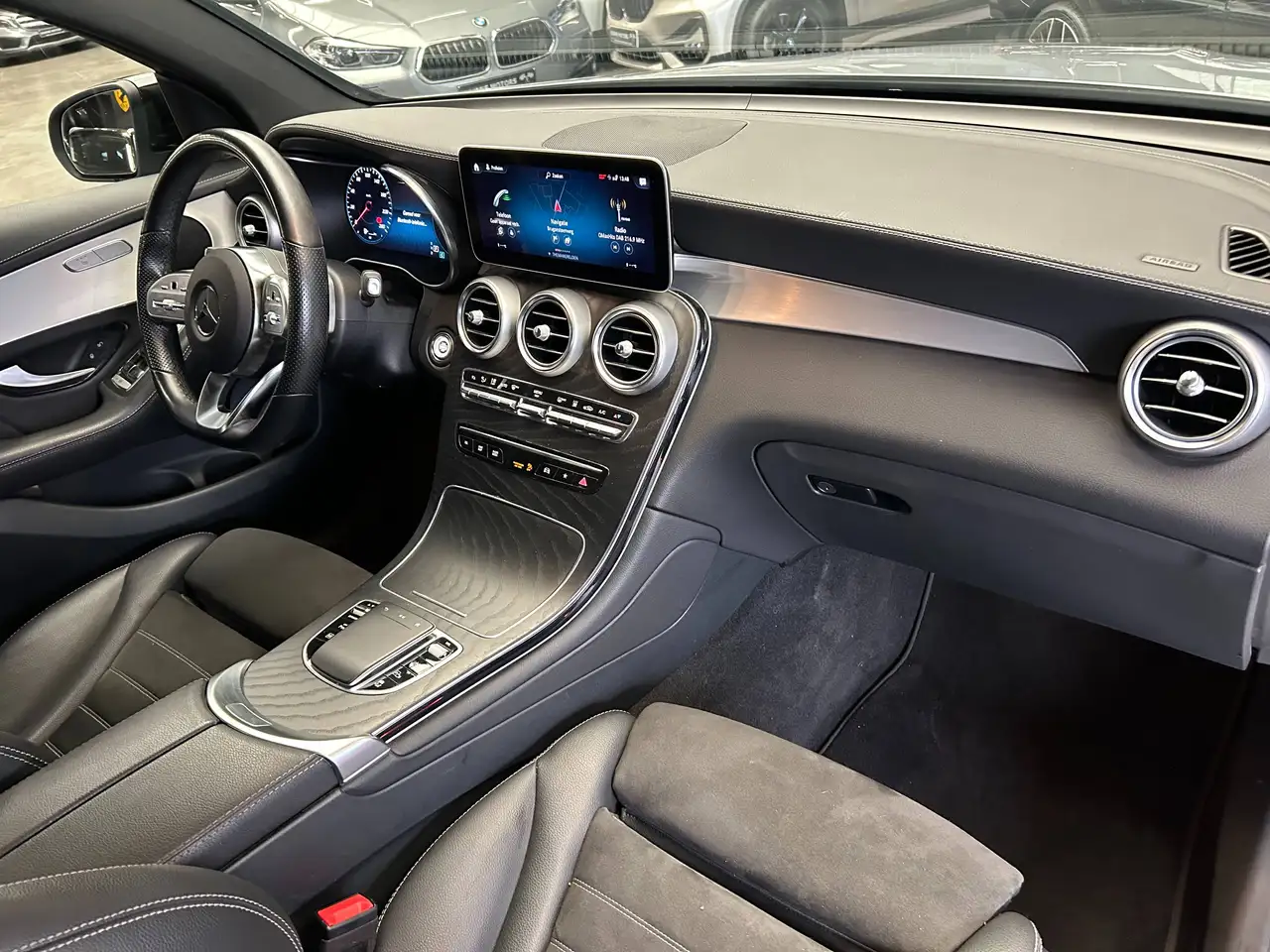 Mercedes-Benz GLC 300 - 10