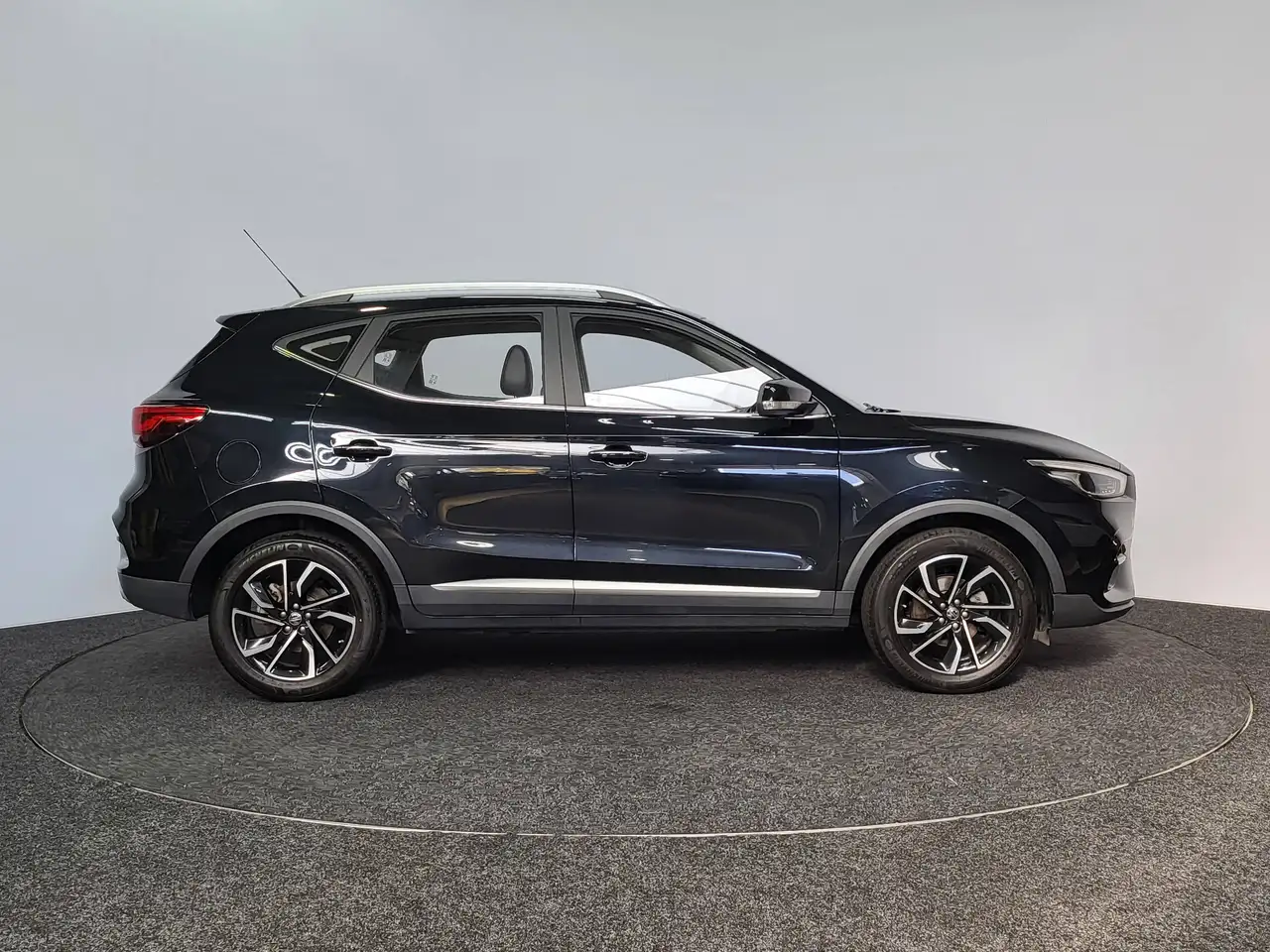 MG ZS - 7