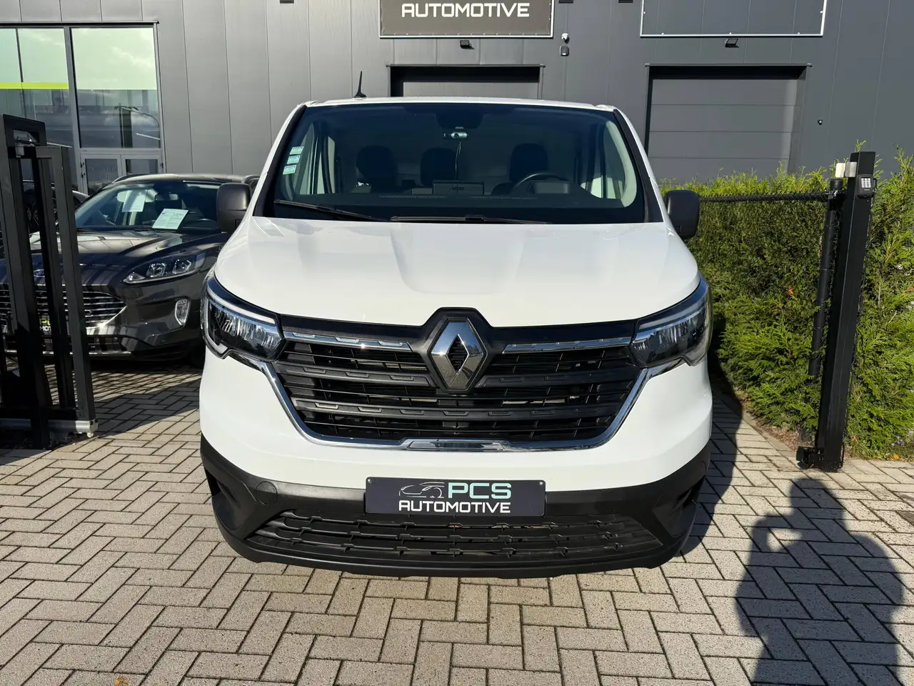 Renault Trafic - 2