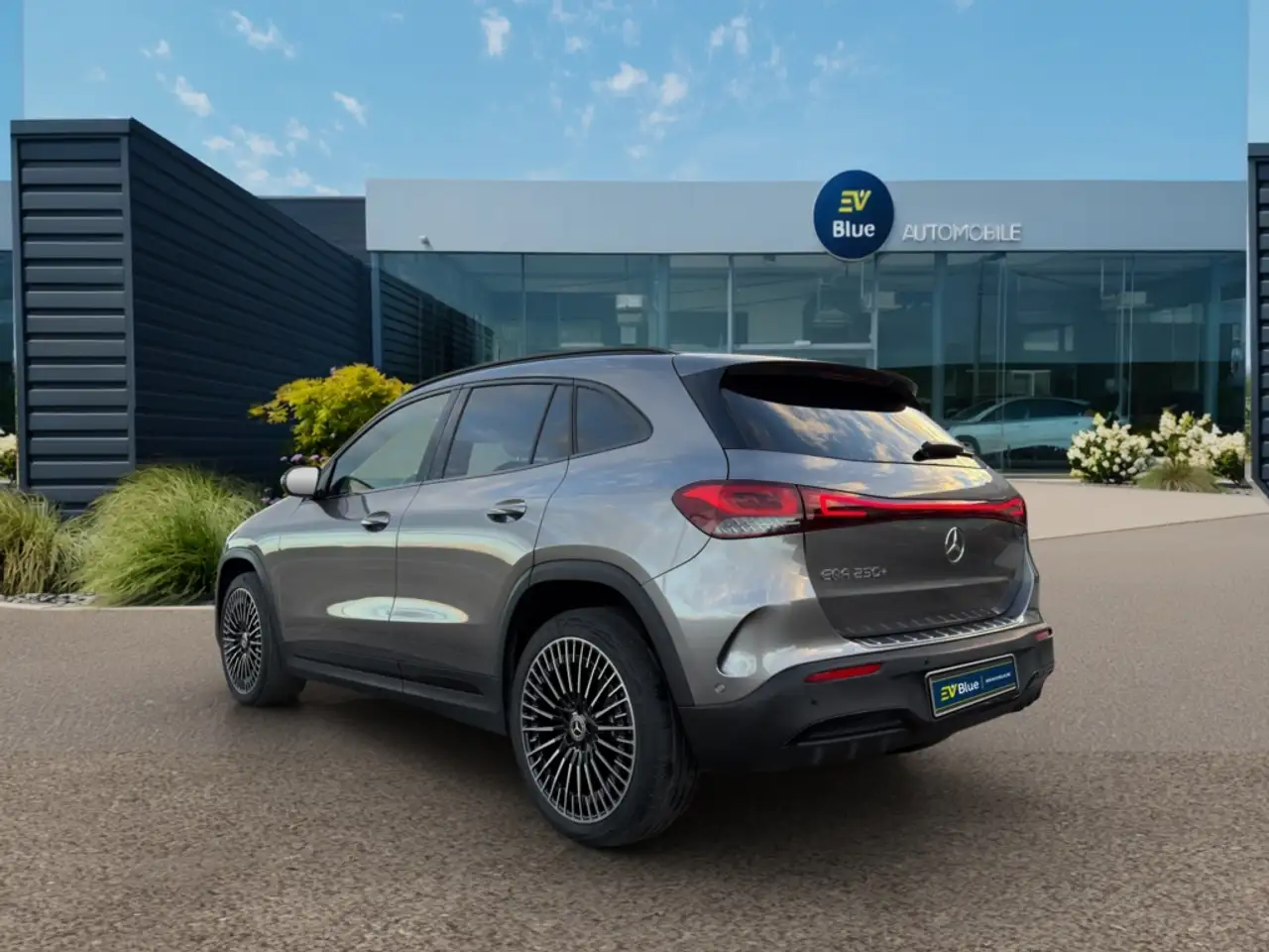 Mercedes-Benz EQA 250 - 4