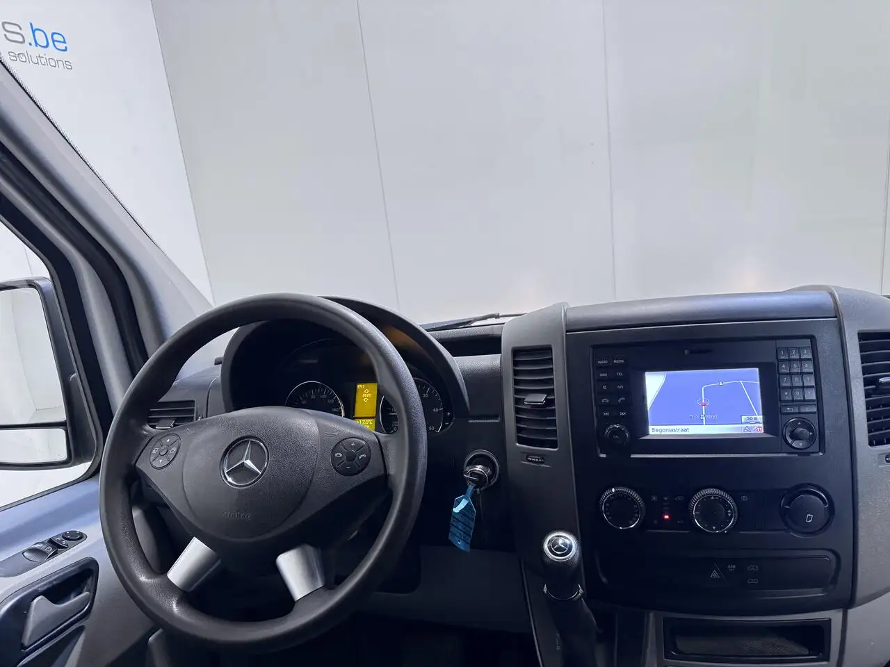 Mercedes-Benz Sprinter - 11