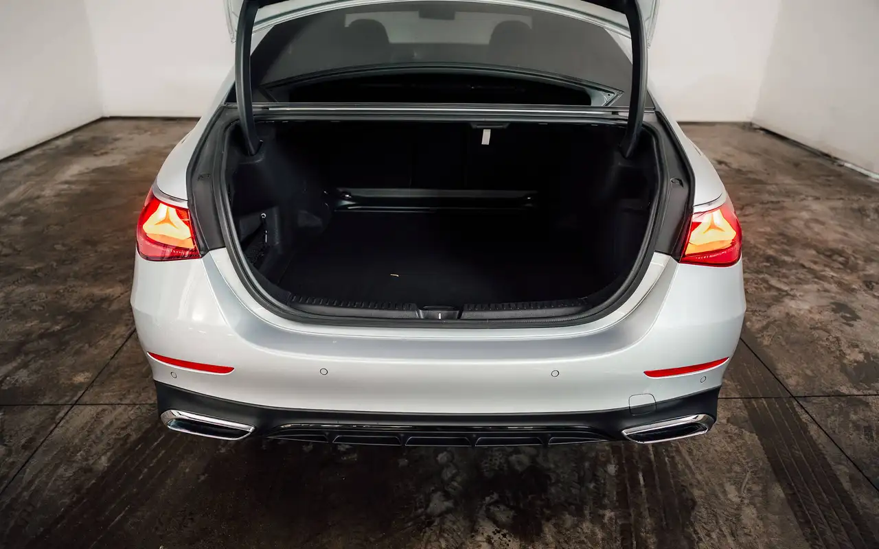 Mercedes-Benz E 200 - 8