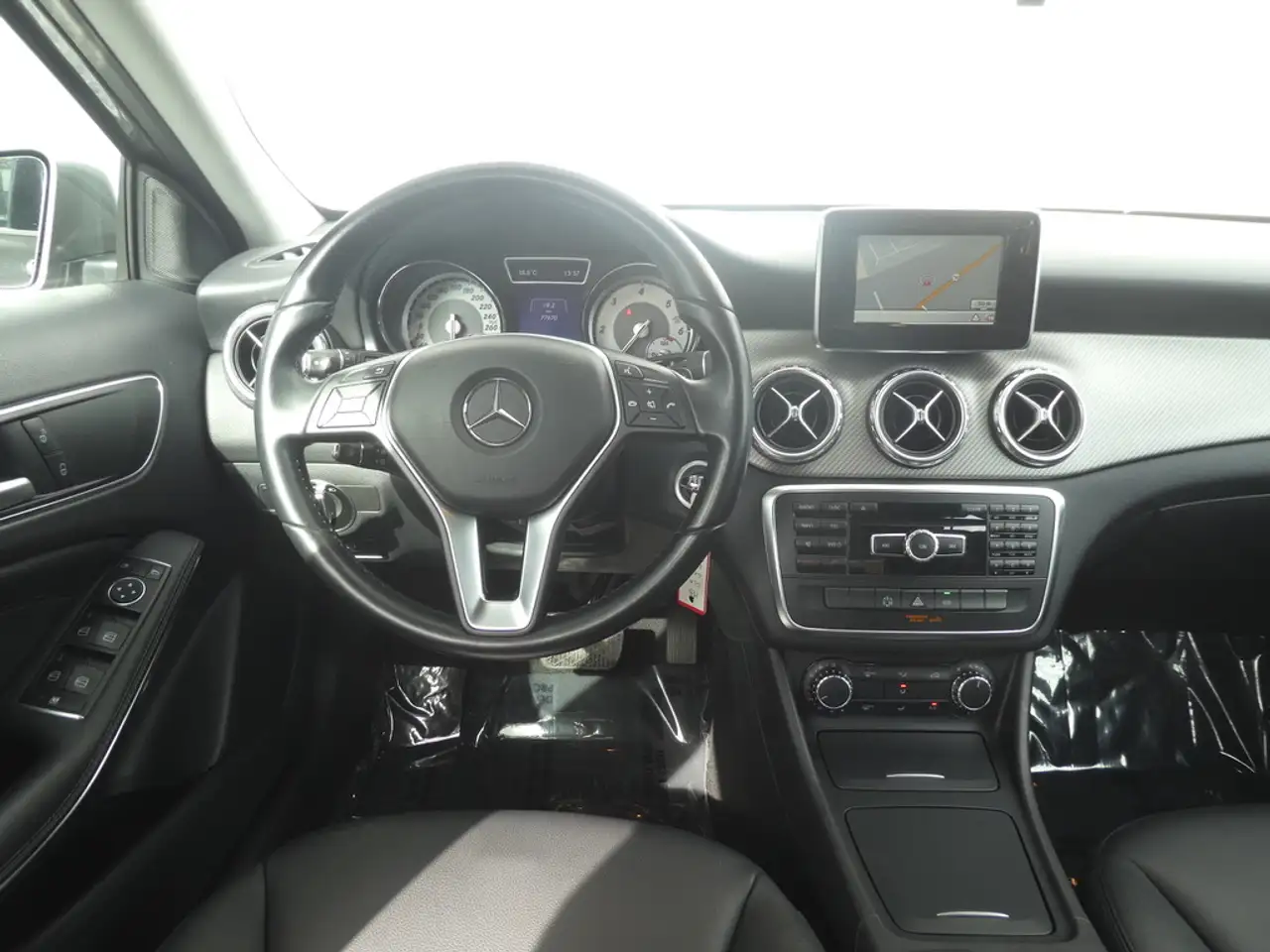 Mercedes-Benz GLA 180 - 7
